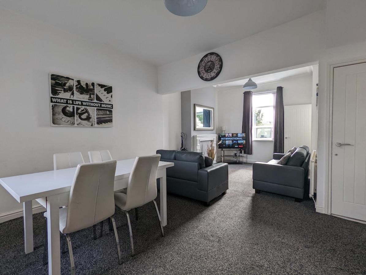 Seymour Home Free Allocated Parking Блекпул Екстериор снимка